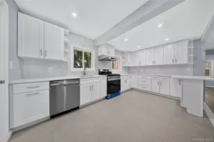 40 Christian Ave, Setauket, NY 11733 - Photo 7