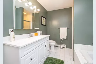 39 Creekside Drive, Middle Island, NY 11953 - Photo 27