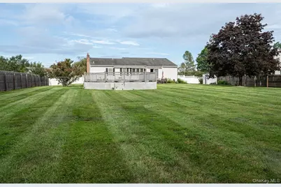 39 Creekside Drive, Middle Island, NY 11953 - Photo 11