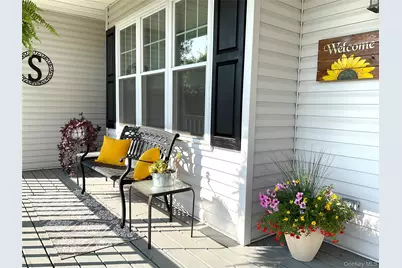 39 Creekside Drive, Middle Island, NY 11953 - Photo 3