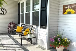 39 Creekside Dr, Middle Island, NY 11953 - Photo 3