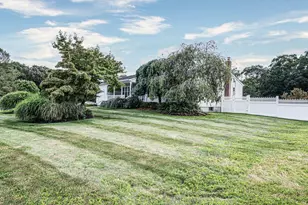 39 Creekside Dr, Middle Island, NY 11953 - Photo 5