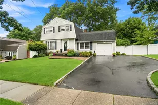 29 Hy Pl, Lake Grove, NY 11755 - Photo 3