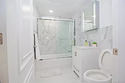 13450 Blossom Avenue #4C, Flushing, NY 11355 - Photo 5