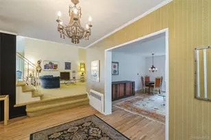 5 Hemlock Dr, East Hills, NY 11576 - Photo 9