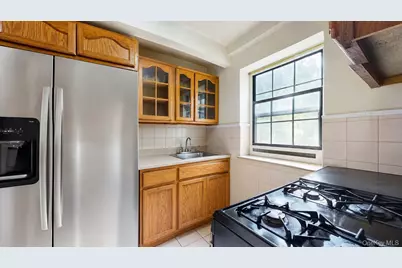 144-15 78th Road #2D, Kew Gardens, NY 11367 - Photo 1