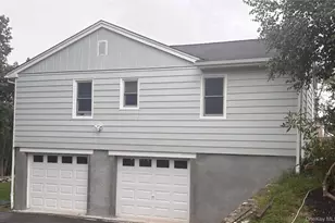 18 Robin Hill Dr, Poughkeepsie, NY 12603 - Photo 3
