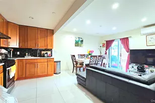 42-10 164th St, Flushing, NY 11358 - Photo 11