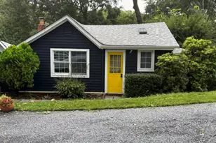 41 Chestnut Ave, Setauket, NY 11733 - Photo 9