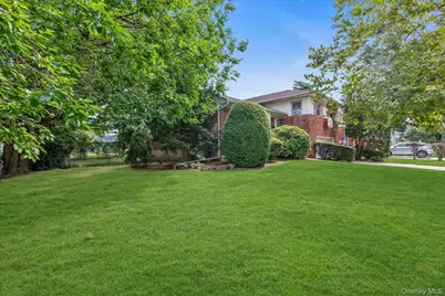 68 Bergman Drive, Hewlett, NY 11557 - Photo 3