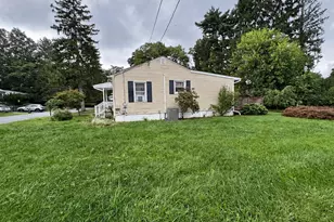 29 Madison Ave, Hyde Park, NY 12538 - Photo 3