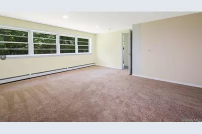 210 Michigan Avenue, Port Jefferson, NY 11777 - Photo 5