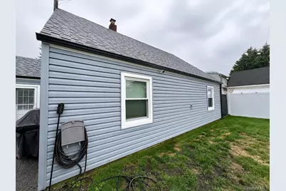 107 Azalea Road, Levittown, NY 11756 - Photo 17