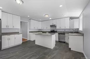9-11 Hicksville Rd, Far Rockaway, NY 11691 - Photo 5