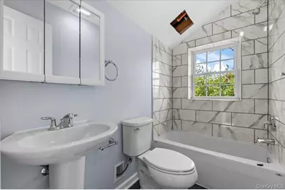 911 Hicksville Road, Far Rockaway, NY 11691 - Photo 17