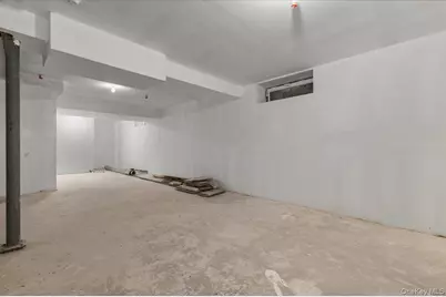 911 Hicksville Road, Far Rockaway, NY 11691 - Photo 19