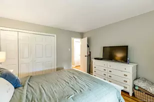 21 Glen Hollow Dr, Holtsville, NY 11742 - Photo 15