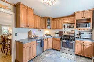 21 Glen Hollow Dr, Holtsville, NY 11742 - Photo 11