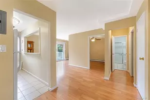 263 N Newbridge Rd, Levittown, NY 11756 - Photo 3