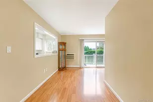 263 N Newbridge Rd, Levittown, NY 11756 - Photo 5