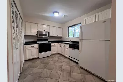 200 Springmeadow Drive #M, Holbrook, NY 11741 - Photo 5