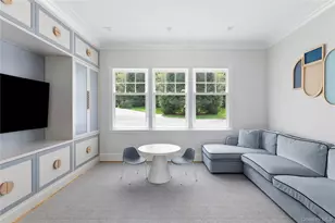 65 Spruce St, Roslyn, NY 11576 - Photo 9
