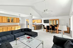 156 Farm House Ct, Manorville, NY 11949 - Photo 5