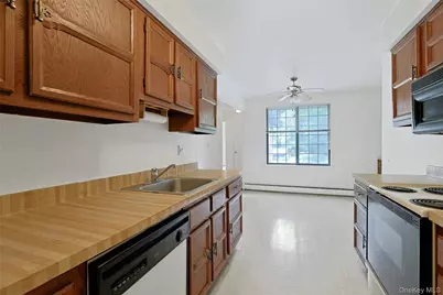 16 Foxwood Drive #8, Pleasantville, NY 10570 - Photo 15