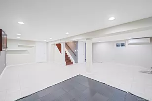 190 Albertson Pl, Mineola, NY 11501 - Photo 21