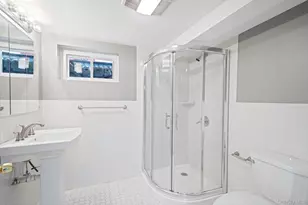 190 Albertson Pl, Mineola, NY 11501 - Photo 19