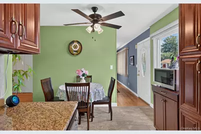 154 Park Lane, Massapequa, NY 11758 - Photo 5