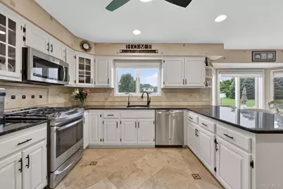 14 Lowell Drive, New City, NY 10956 - Photo 9