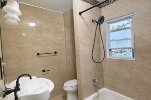 115-47 200th St, Saint Albans, NY 11412 - Photo 15