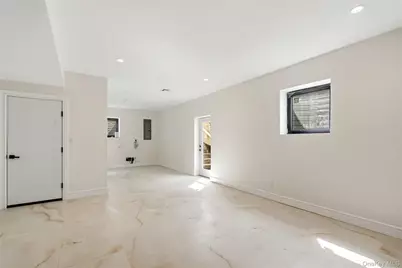 30 Hedge Lane, Westbury, NY 11590 - Photo 39