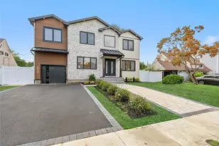 30 Hedge Ln, Westbury, NY 11590 - Photo 3