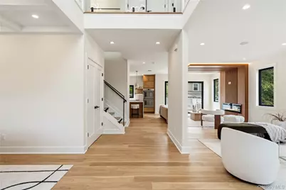 30 Hedge Lane, Westbury, NY 11590 - Photo 5