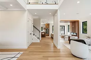 30 Hedge Ln, Westbury, NY 11590 - Photo 5