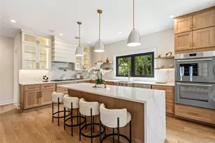 30 Hedge Ln, Westbury, NY 11590 - Photo 15