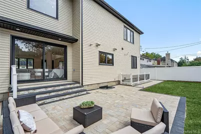 30 Hedge Lane, Westbury, NY 11590 - Photo 43