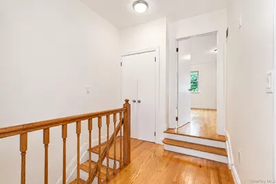 16 Fox Hunt Court, New York, NY 10301 - Photo 21
