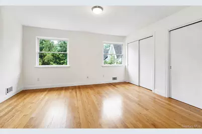 16 Fox Hunt Court, New York, NY 10301 - Photo 25