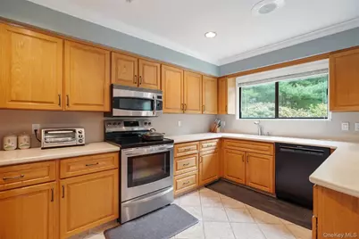 152 Arbor Crest, Somers, NY 10589 - Photo 15