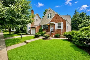 40-04 205th St, Bayside, NY 11361 - Photo 3