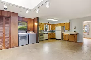 27 E 17th St, Huntington Station, NY 11746 - Photo 7
