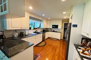 88 The Glen, Glen Head, NY 11545 - Photo 7