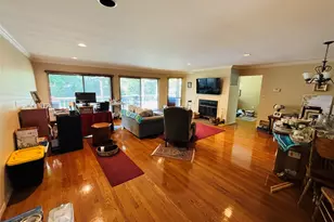 88 The Glen, Glen Head, NY 11545 - Photo 3