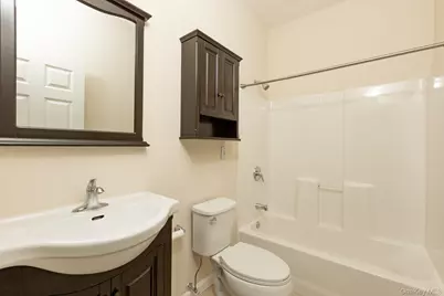 14 Grace Lane, Lindenhurst, NY 11757 - Photo 5
