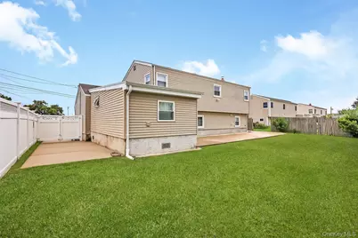 70 Prairie Lane, Lindenhurst, NY 11757 - Photo 17