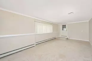 70 Prairie Ln, Lindenhurst, NY 11757 - Photo 9