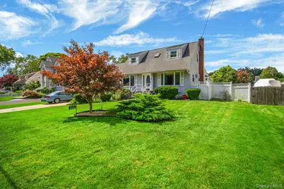 616 Pat Drive, West Islip, NY 11795 - Photo 3
